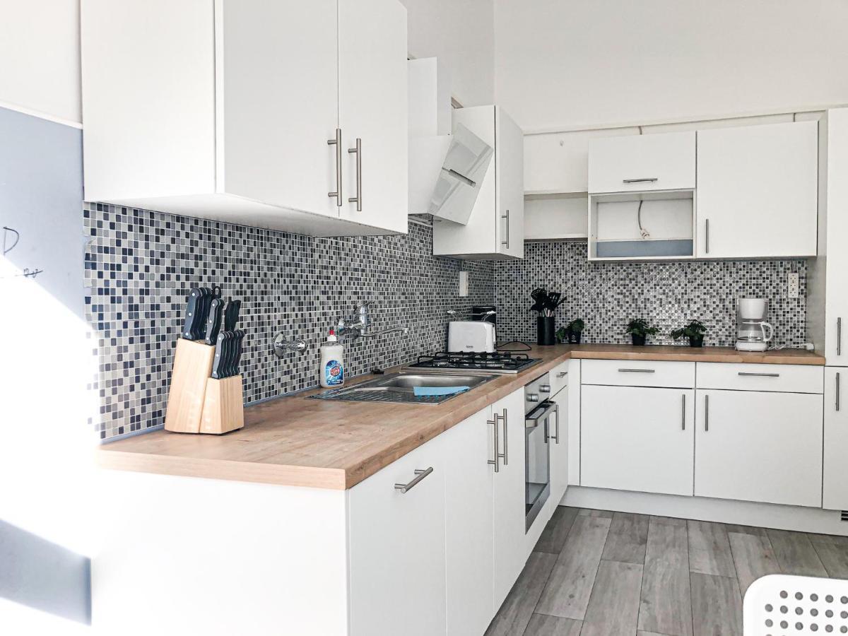 Commodious 2Br Apt. Near Akh-Perfect For Groups Wien Eksteriør billede
